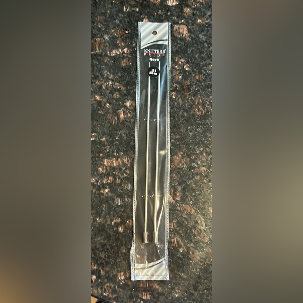 NWT: US 2 knitting needles